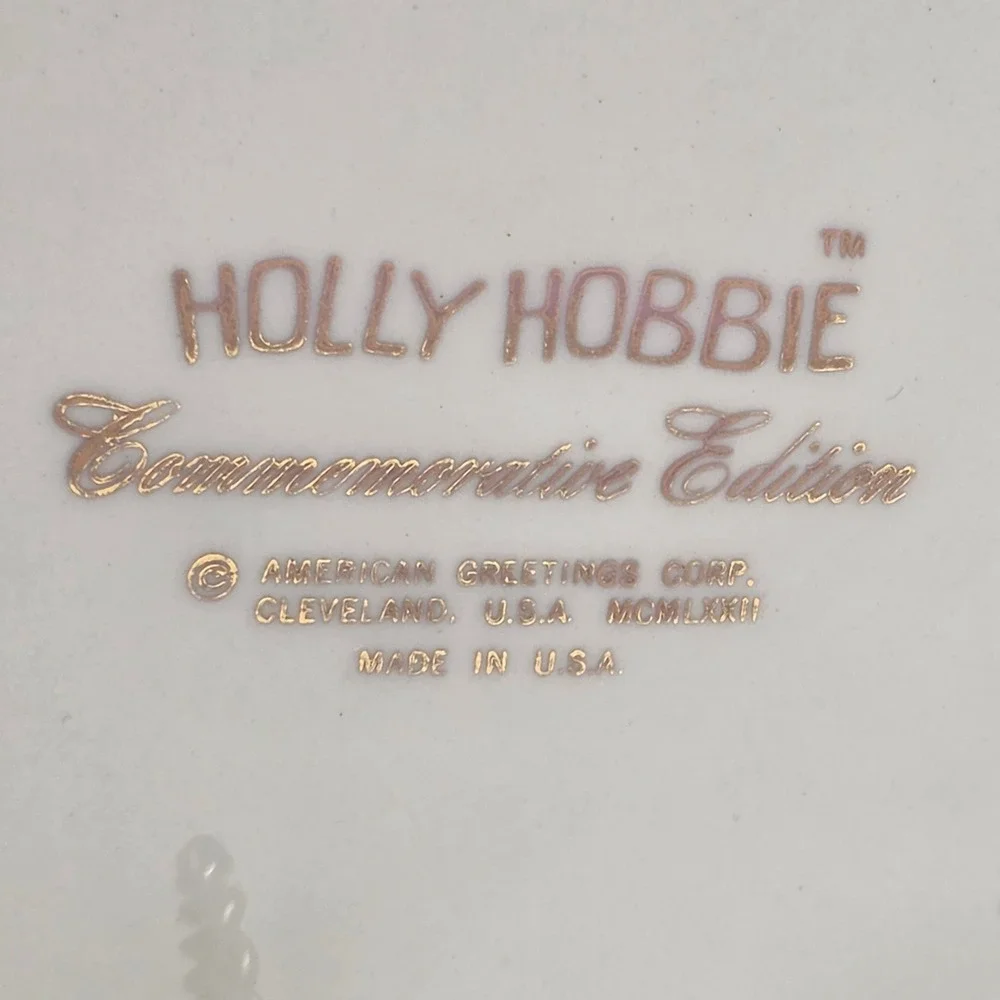 Vintage Holly Hobbie 1972 Christmas Plate Happy‎ Memories Warm Heart Fireplace